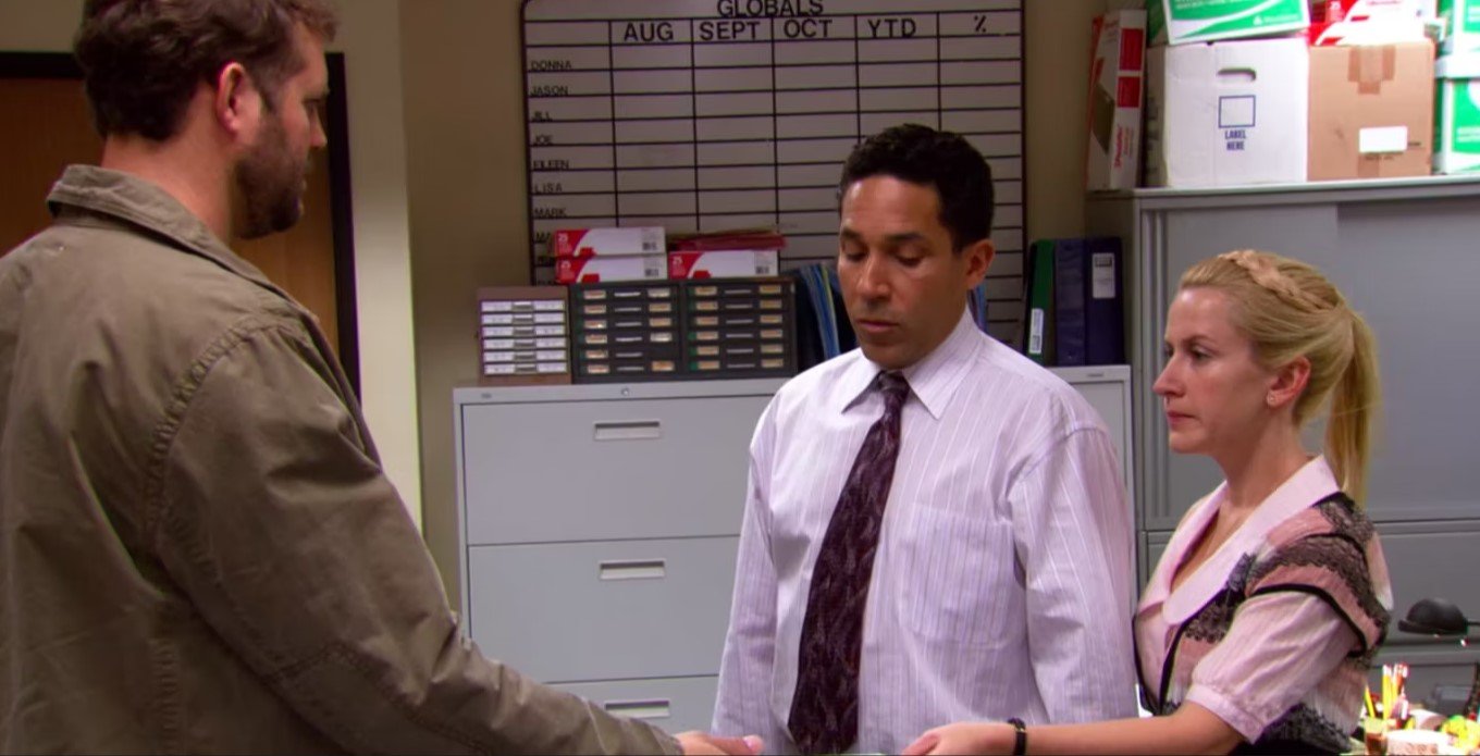 roy and angela – The Office Mantıklı Olan 12 Hayran Teorisi – 2025