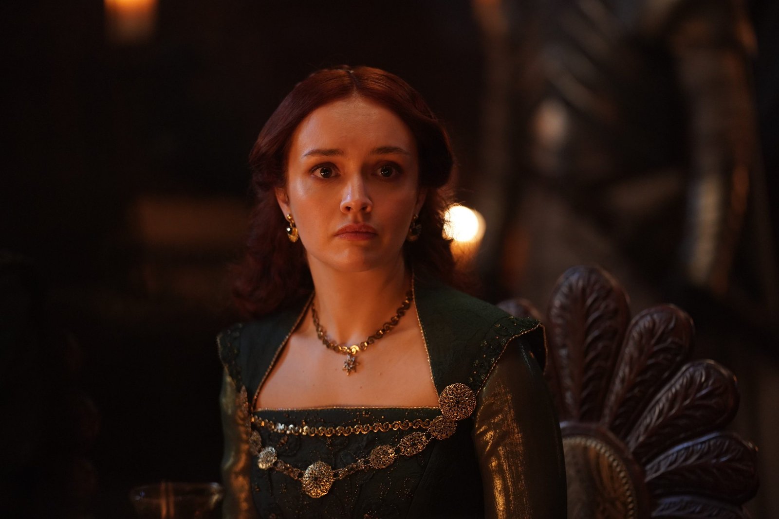 Leydi Alicent Hightower rolünde Olivia Cooke ve Emily Carey