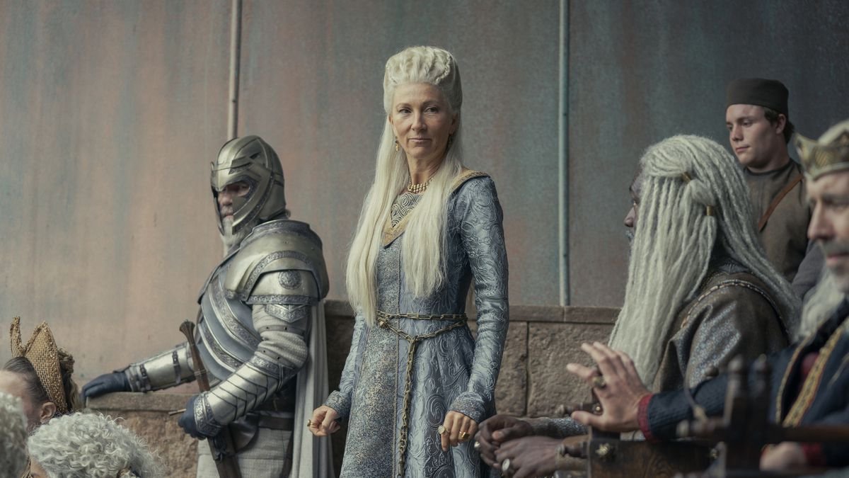 Prenses Rhaenys Targaryen rolünde Eve Best