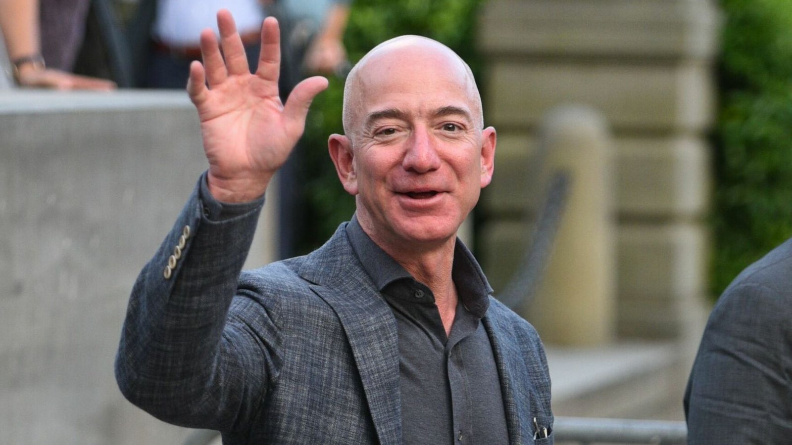 Jeff Bezos Diziyi Mümkün Kıldı