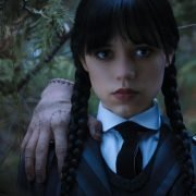Wednesday Addams Cadı mı, Vampir mi ve Güçleri Var mı?