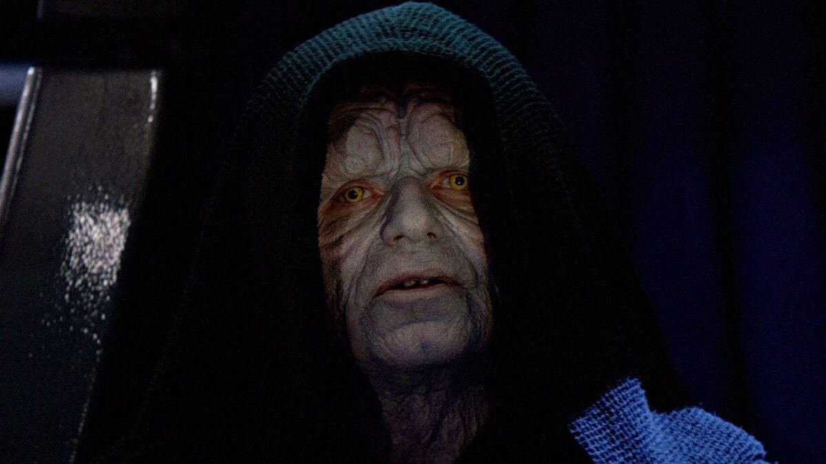Star Wars Mace Windu ile Dövüş Sırasında Palpatine'in Yüzü Neden Değişti?