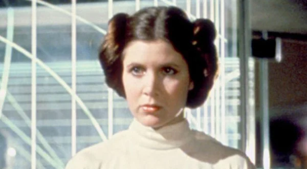 Ölen 21 Star Wars Oyuncusunun Tamamı 2025 – 3 Carrie Fisher (Prenses Leia)