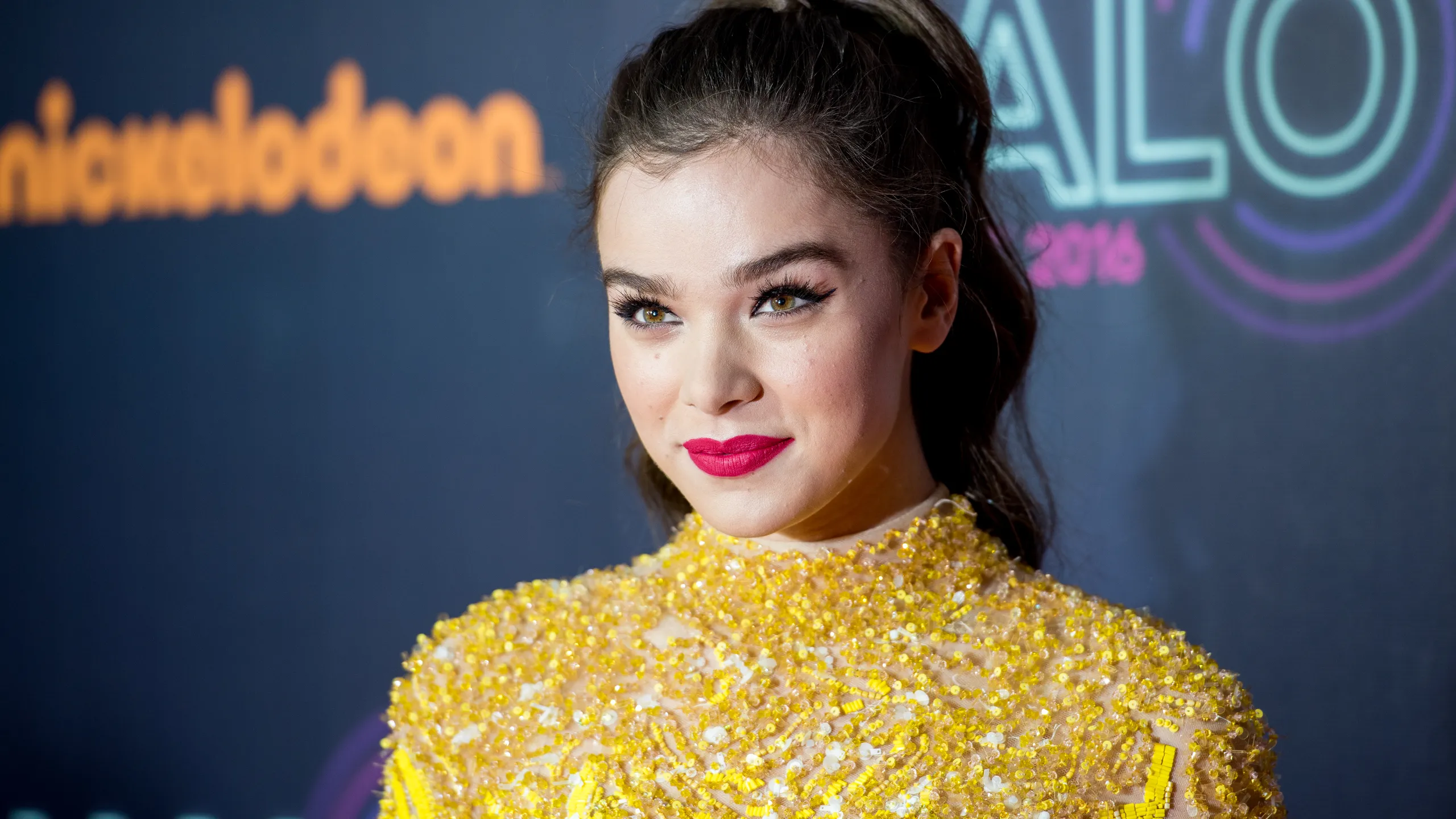 Hailee Steinfeld: “Kate Bishop Olarak Dönmeye Hazırım, Telefonda Bekliyorum”