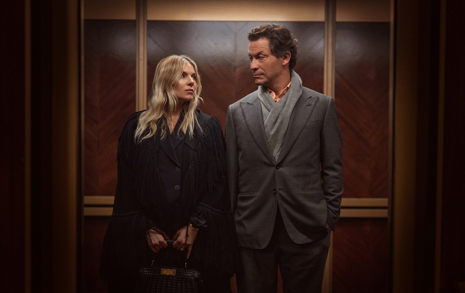 War HBO dizisi Dominic West Sienna Miller tanıtım karesi