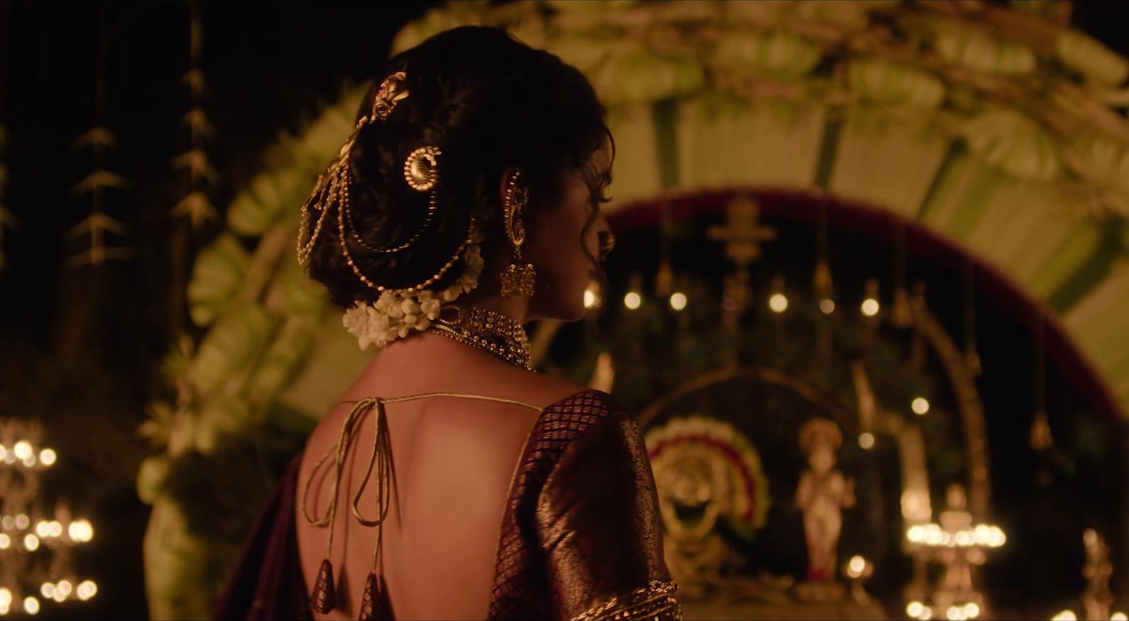 akka 30 ekim netflix featured &ndash; Akka 30 Ekim’de Netflix’te: Keerthy Suresh ve Radhika Apte kadınların yönettiği Pernuru’da karşı karşıya &ndash; 2026