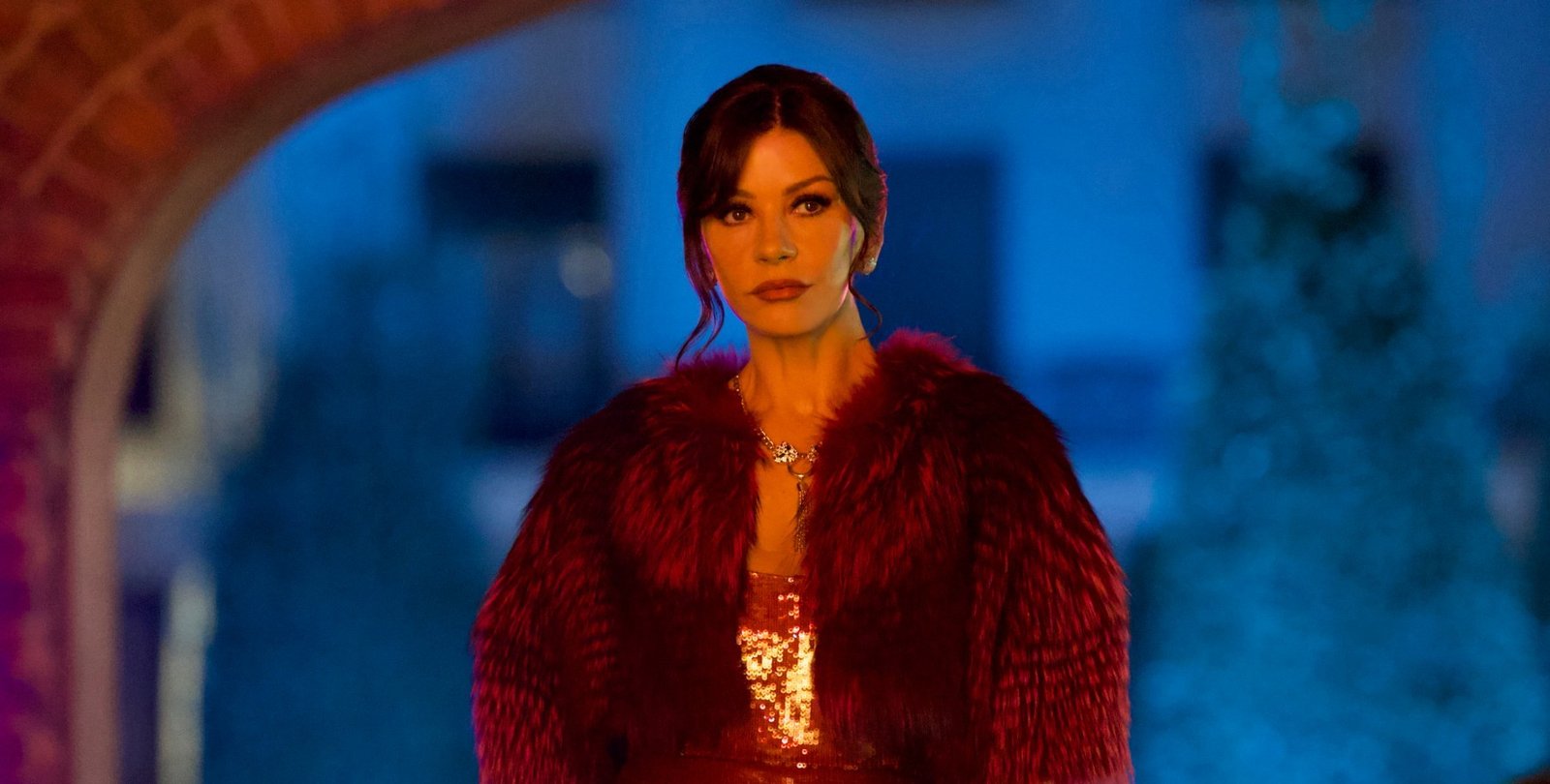 Kill Jackie AMC Plus resmi basın karesinden Catherine Zeta-Jones Jackie Price görünümü