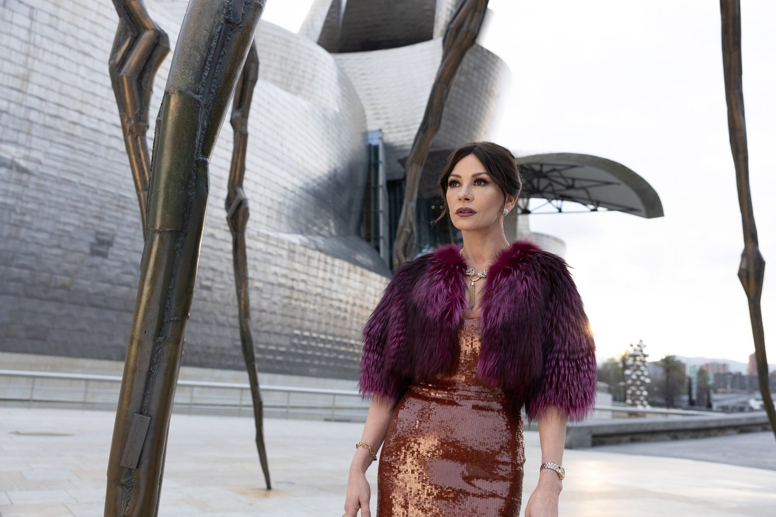 Kill Jackie AMC Plus resmi press karesinden Catherine Zeta-Jones tanıtım görünümü