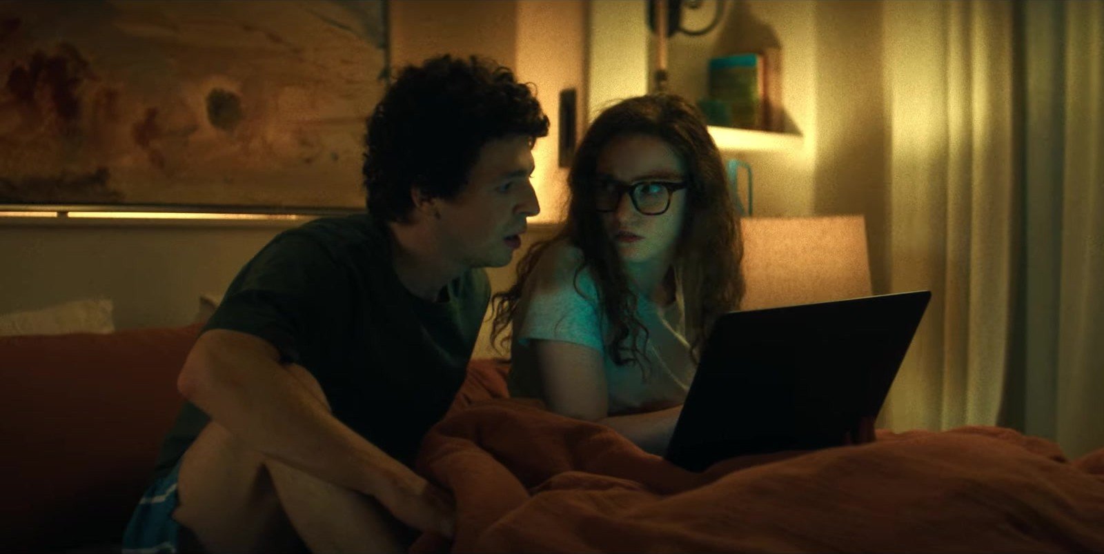 the altruists 19 kasim netflix featured &ndash; The Altruists 19 Kasım’da Netflix’te: Julia Garner ve Anthony Boyle, FTX’in çöküşünü anlatan dizide &ndash; 2026